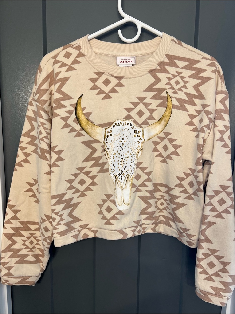 Ariat Beige & Tan Aztec Skull Pullover sweatshirt size small